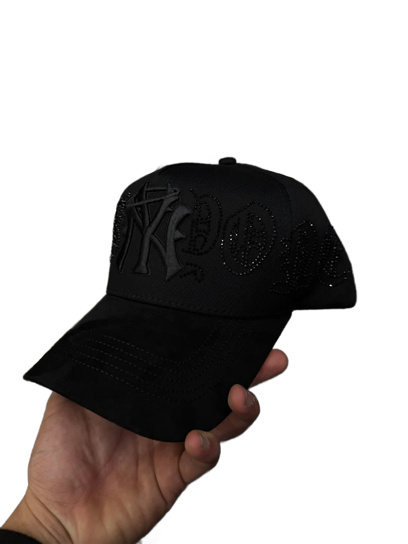 31 Hats Crystal Black