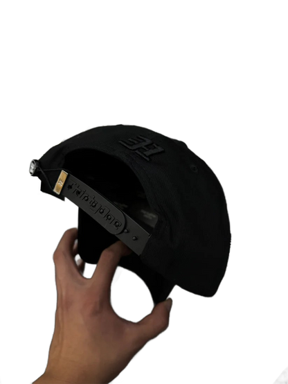 31 Hats Crystal Black